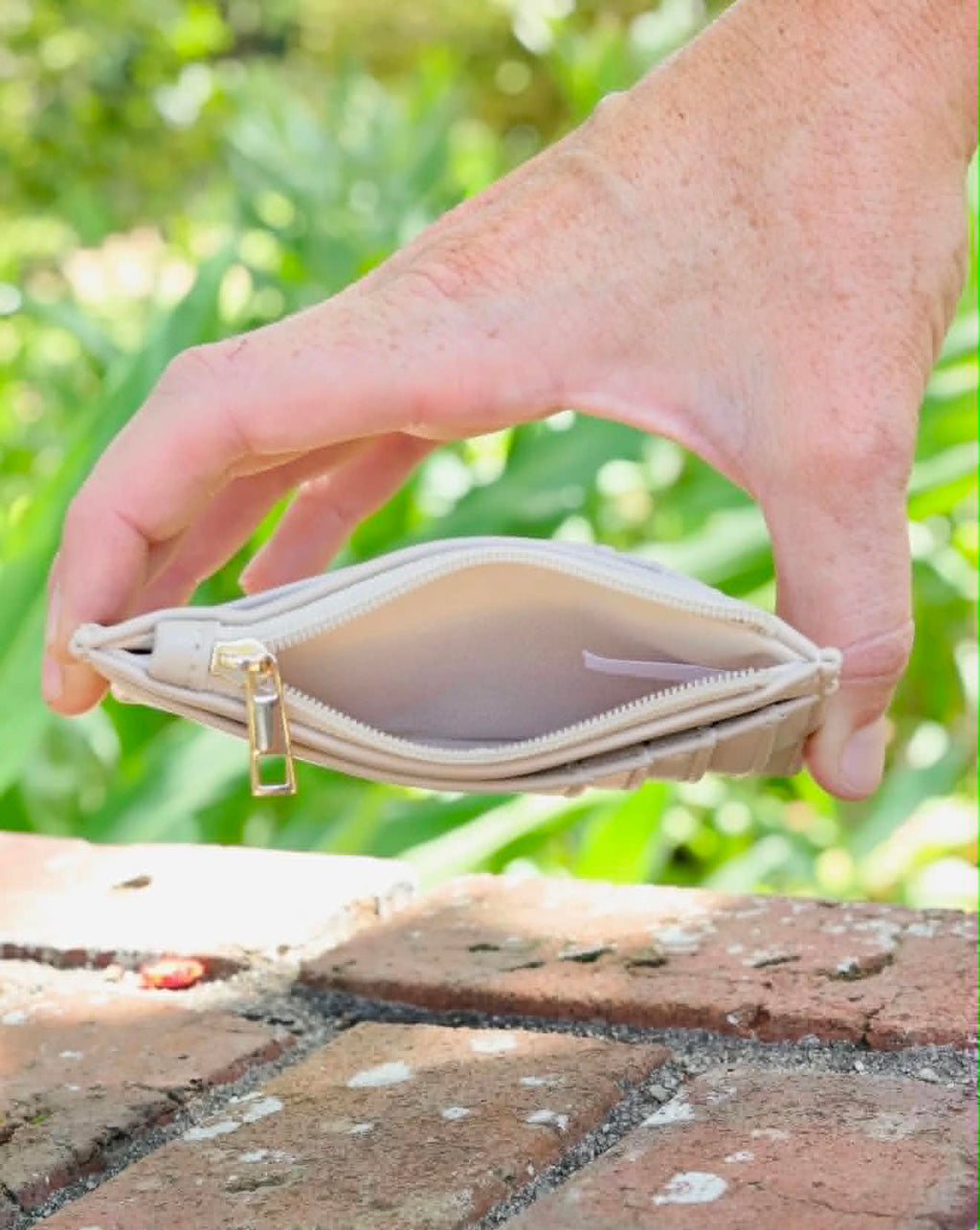 Molly Zip Card Holder