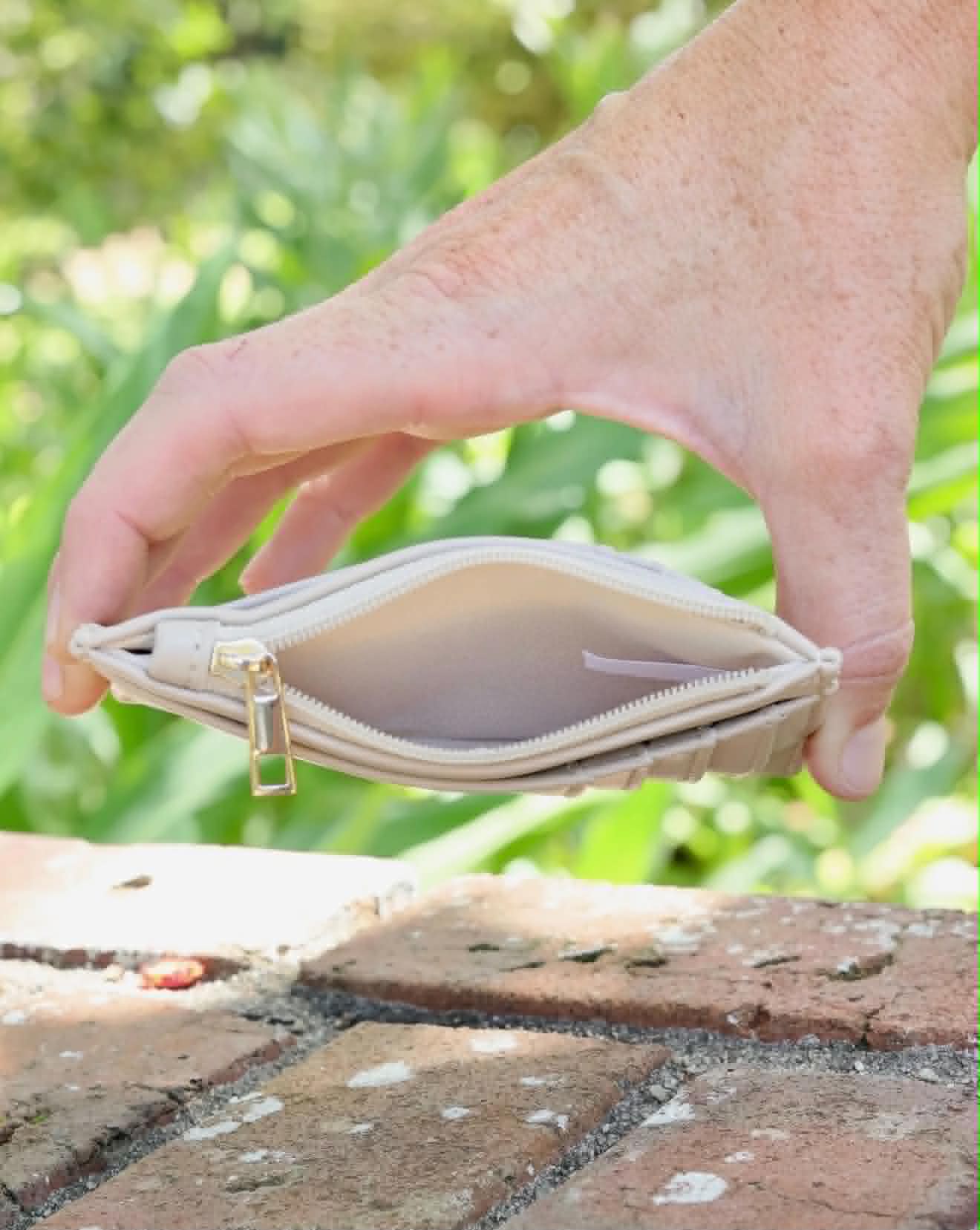 Molly Zip Card Holder